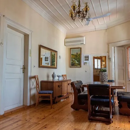 1900s House - Old Town Apartment *